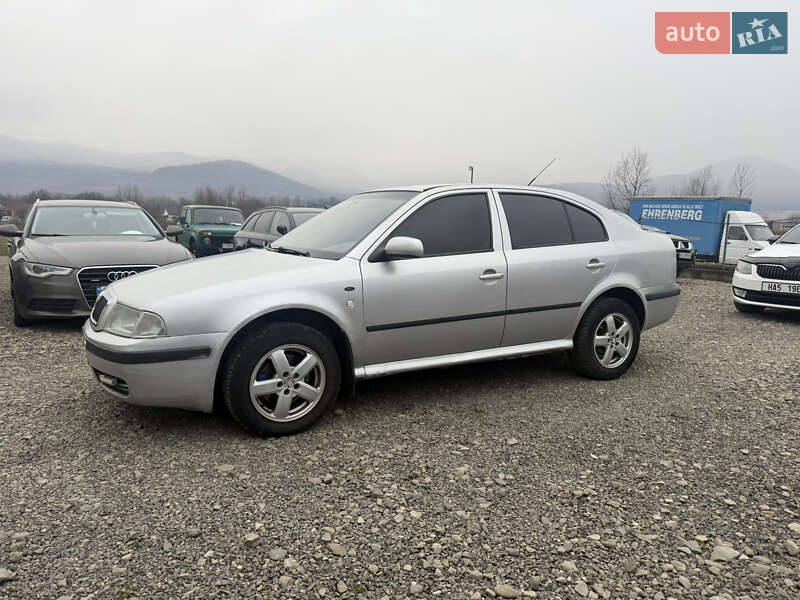 Лифтбек Skoda Octavia 2000 в Тячеве