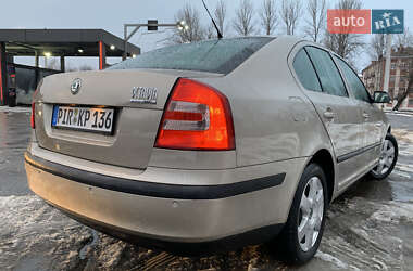 Лифтбек Skoda Octavia 2006 в Надворной