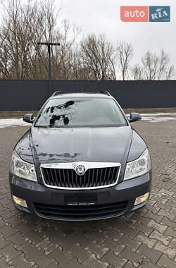 Універсал Skoda Octavia 2012 в Чернівцях