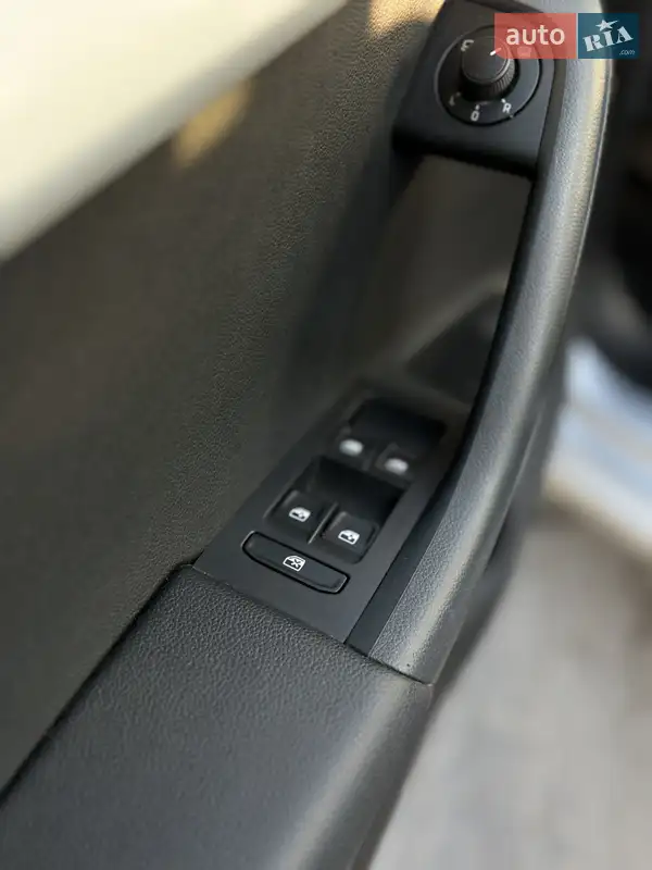 Skoda Octavia 2016 VIN TMBJG7NE4G0197925 фото оголошення 9 з 49
