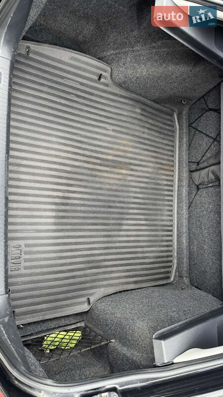 Лифтбек Skoda Octavia 2005 в Киеве