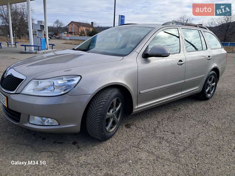 Универсал Skoda Octavia 2011 в Вижнице
