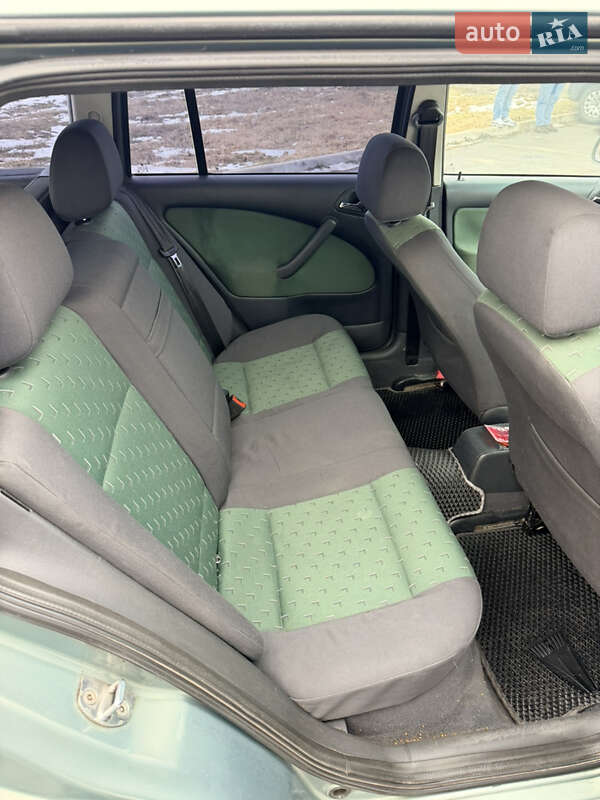 Универсал Skoda Octavia 2002 в Софиевской Борщаговке