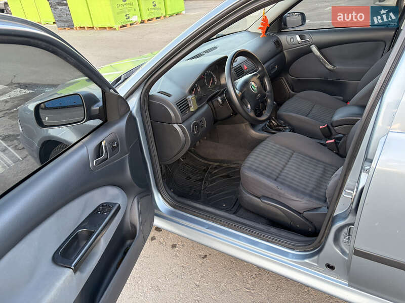 Лифтбек Skoda Octavia 2004 в Киеве