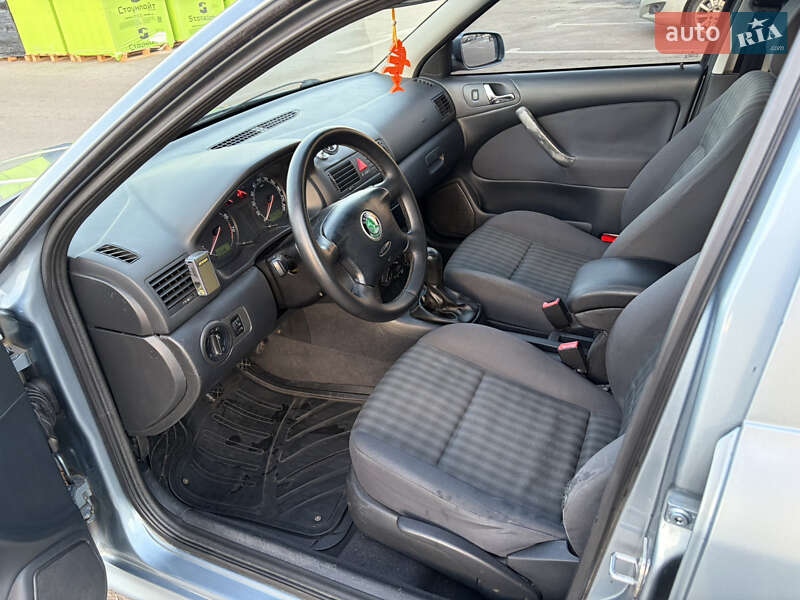 Лифтбек Skoda Octavia 2004 в Киеве