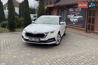 Универсал Skoda Octavia 2021 в Сваляве