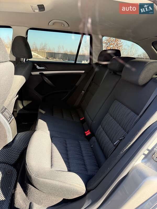 Универсал Skoda Octavia 2010 в Софиевской Борщаговке