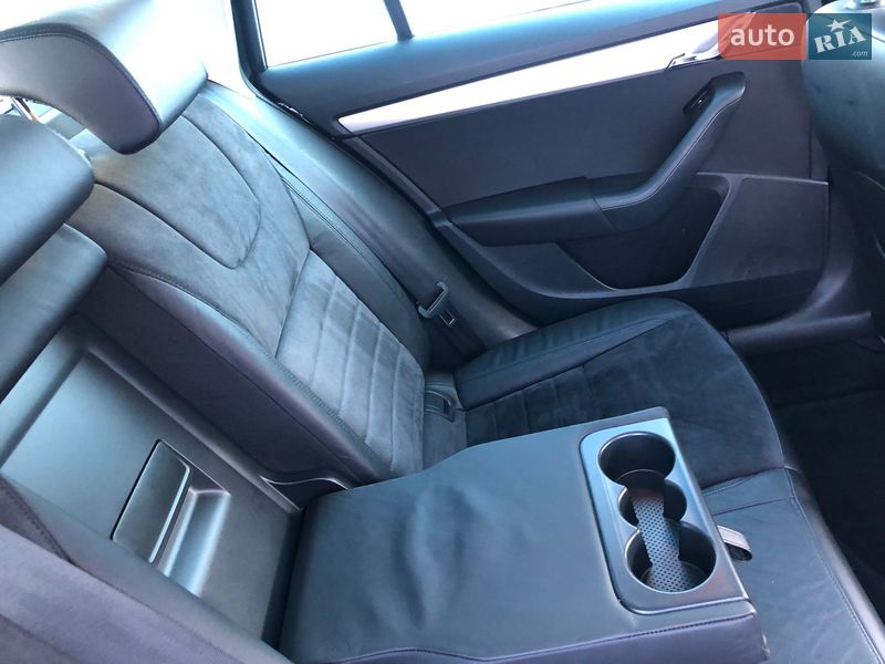 Универсал Skoda Octavia 2015 в Коростене