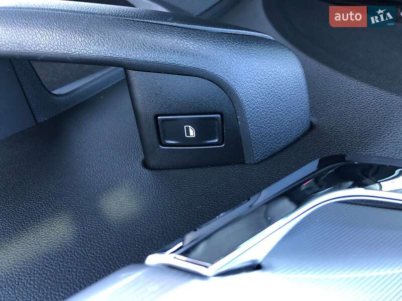 Универсал Skoda Octavia 2015 в Коростене