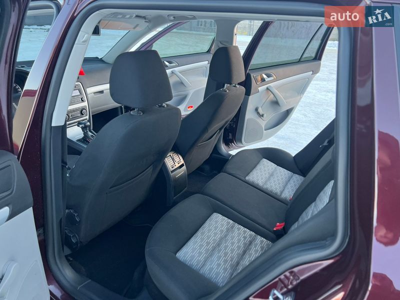 Универсал Skoda Octavia 2009 в Нововолынске