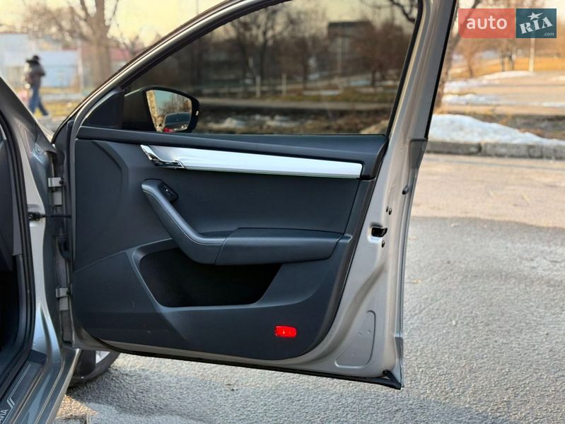 Универсал Skoda Octavia 2015 в Звягеле