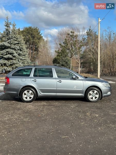 Универсал Skoda Octavia 2012 в Белогородке