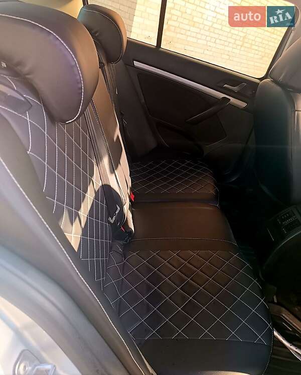 Лифтбек Skoda Octavia 2010 в Сумах