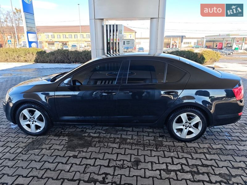 Лифтбек Skoda Octavia 2015 в Сумах