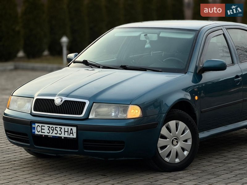 Лифтбек Skoda Octavia 2003 в Черновцах