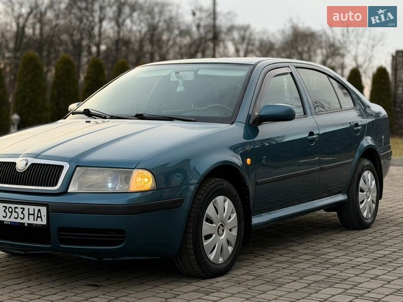 Лифтбек Skoda Octavia 2003 в Черновцах
