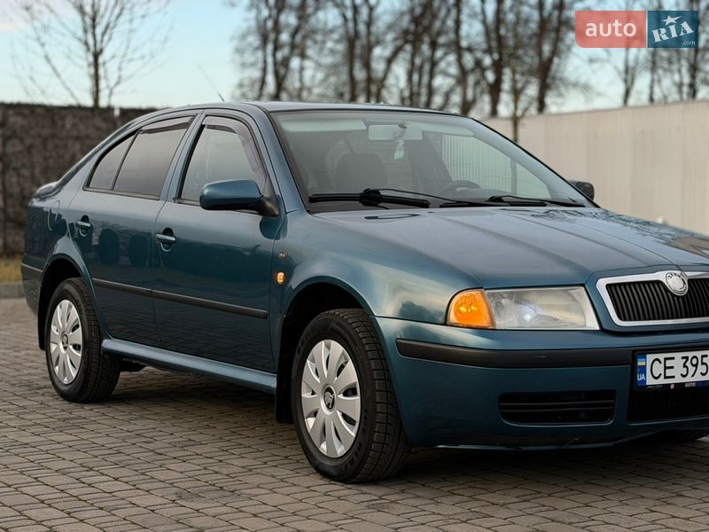 Лифтбек Skoda Octavia 2003 в Черновцах