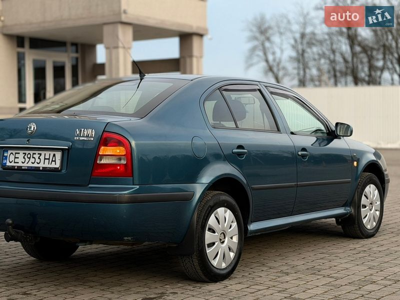 Лифтбек Skoda Octavia 2003 в Черновцах