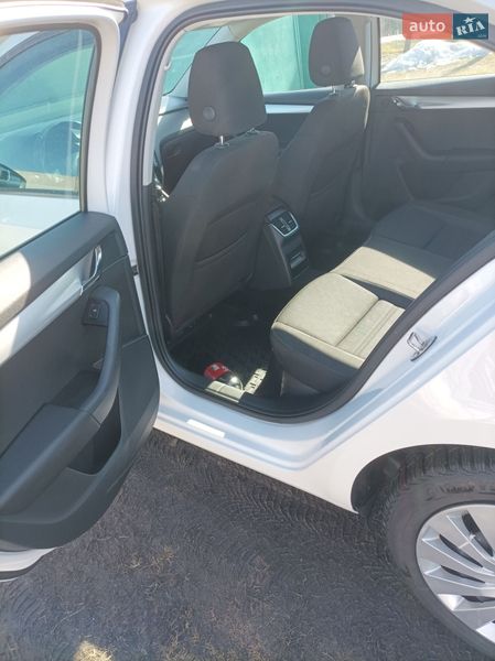 Лифтбек Skoda Octavia 2017 в Ромнах