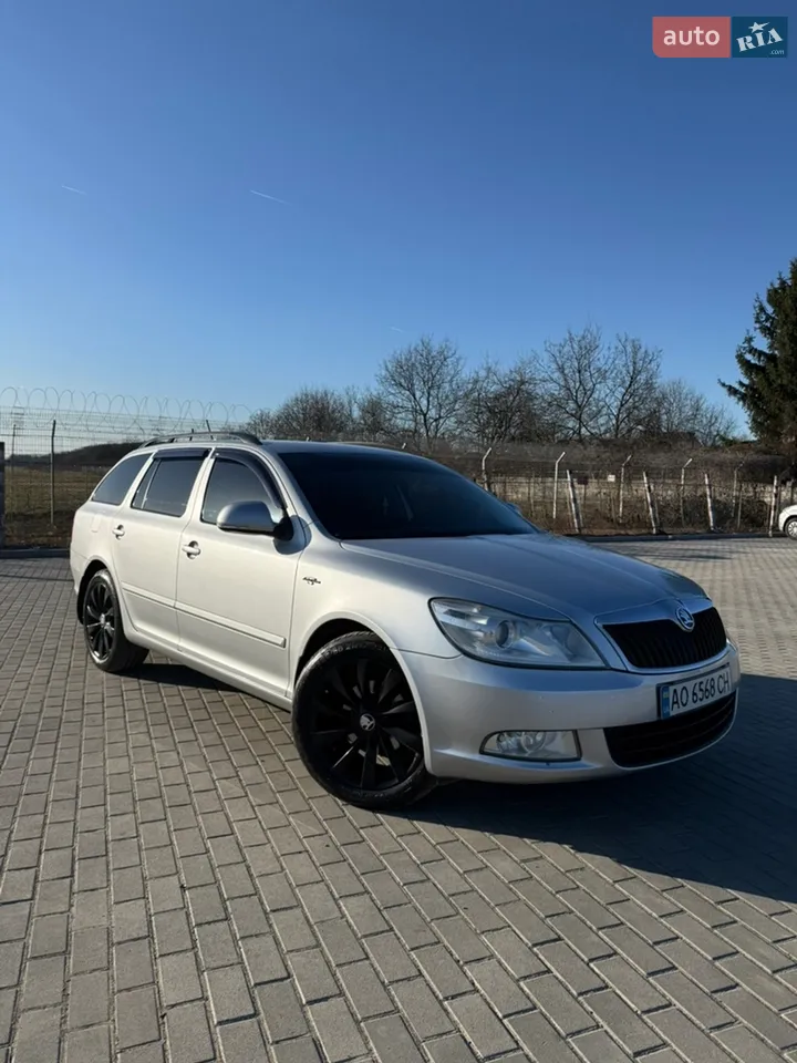 2010 Skoda Octavia - мініатюра 15