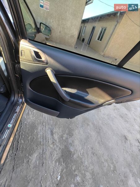 Лифтбек Skoda Octavia 2003 в Тарутине