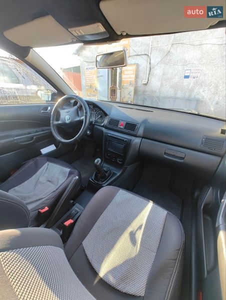 Лифтбек Skoda Octavia 2003 в Тарутине