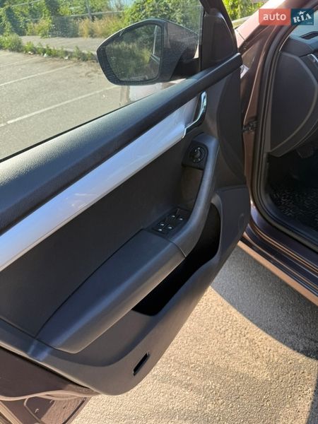 Лифтбек Skoda Octavia 2016 в Кропивницком