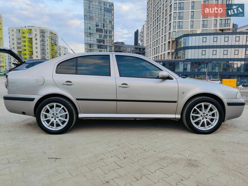 Лифтбек Skoda Octavia 2009 в Львове