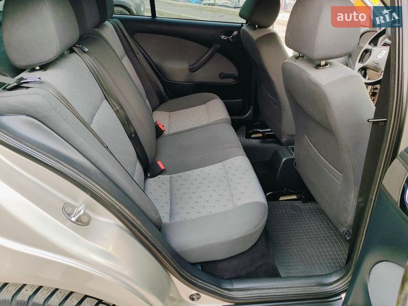 Лифтбек Skoda Octavia 2009 в Львове