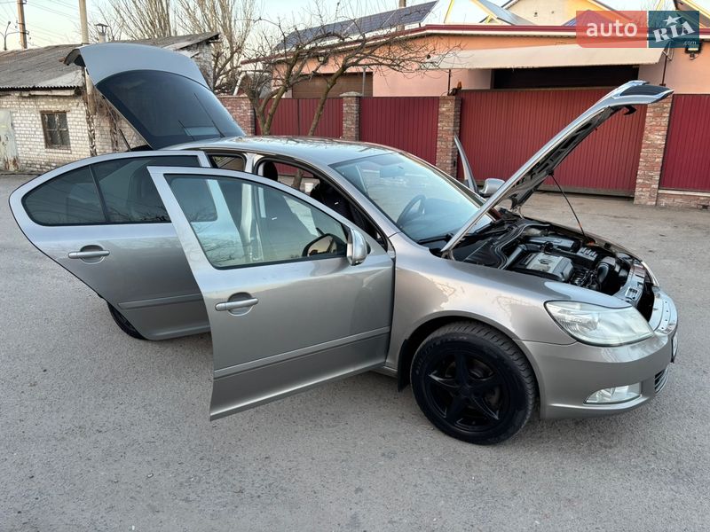 Лифтбек Skoda Octavia 2009 в Запорожье