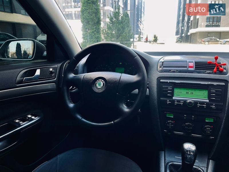 Лифтбек Skoda Octavia 2005 в Ивано-Франковске