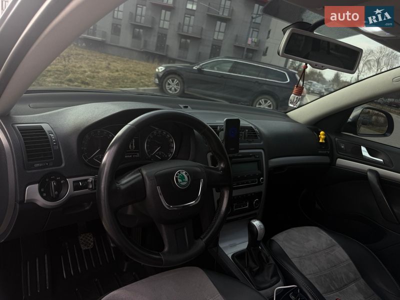 Универсал Skoda Octavia 2009 в Пустомытах
