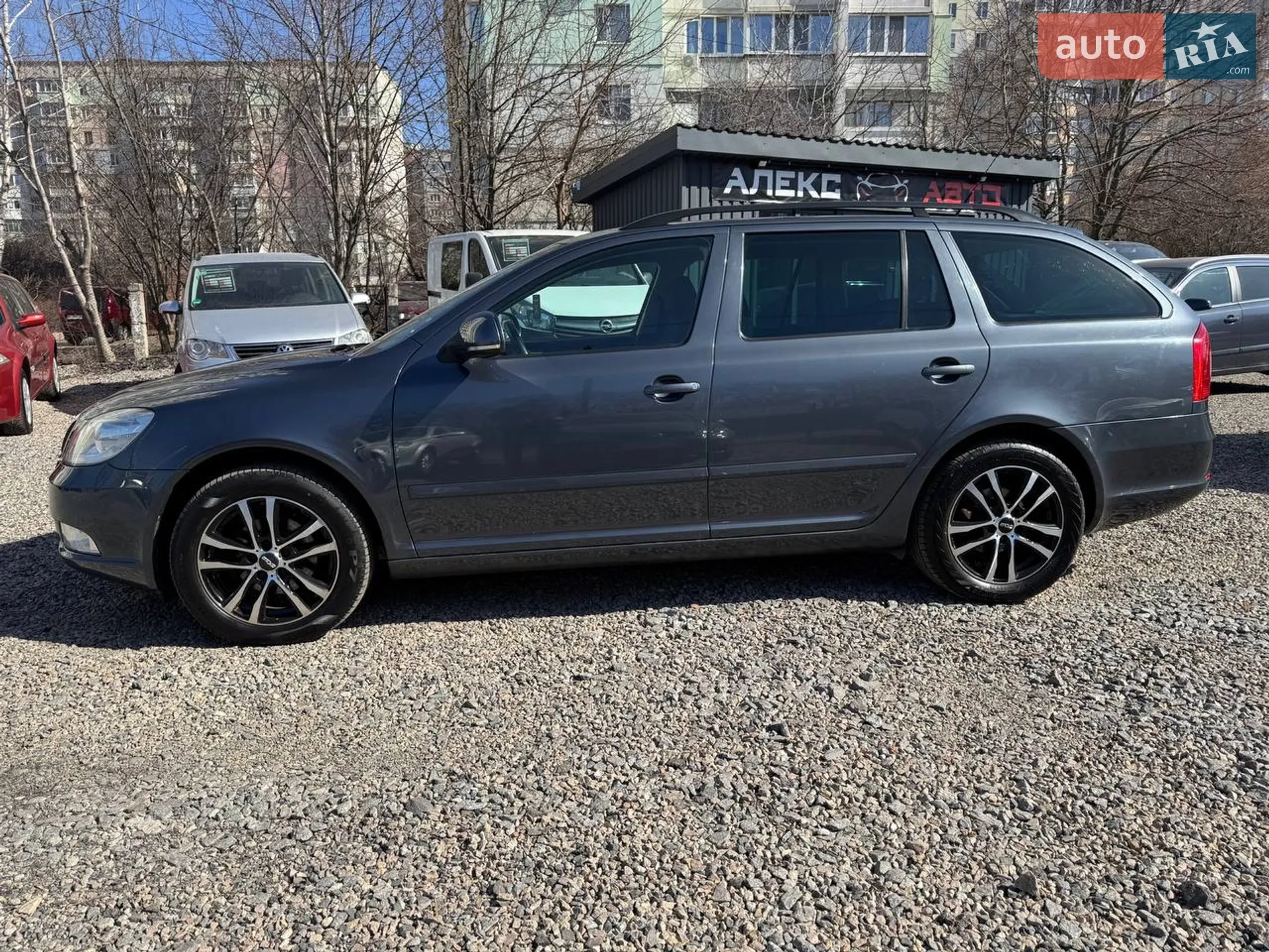 2010 Skoda Octavia - мініатюра 15