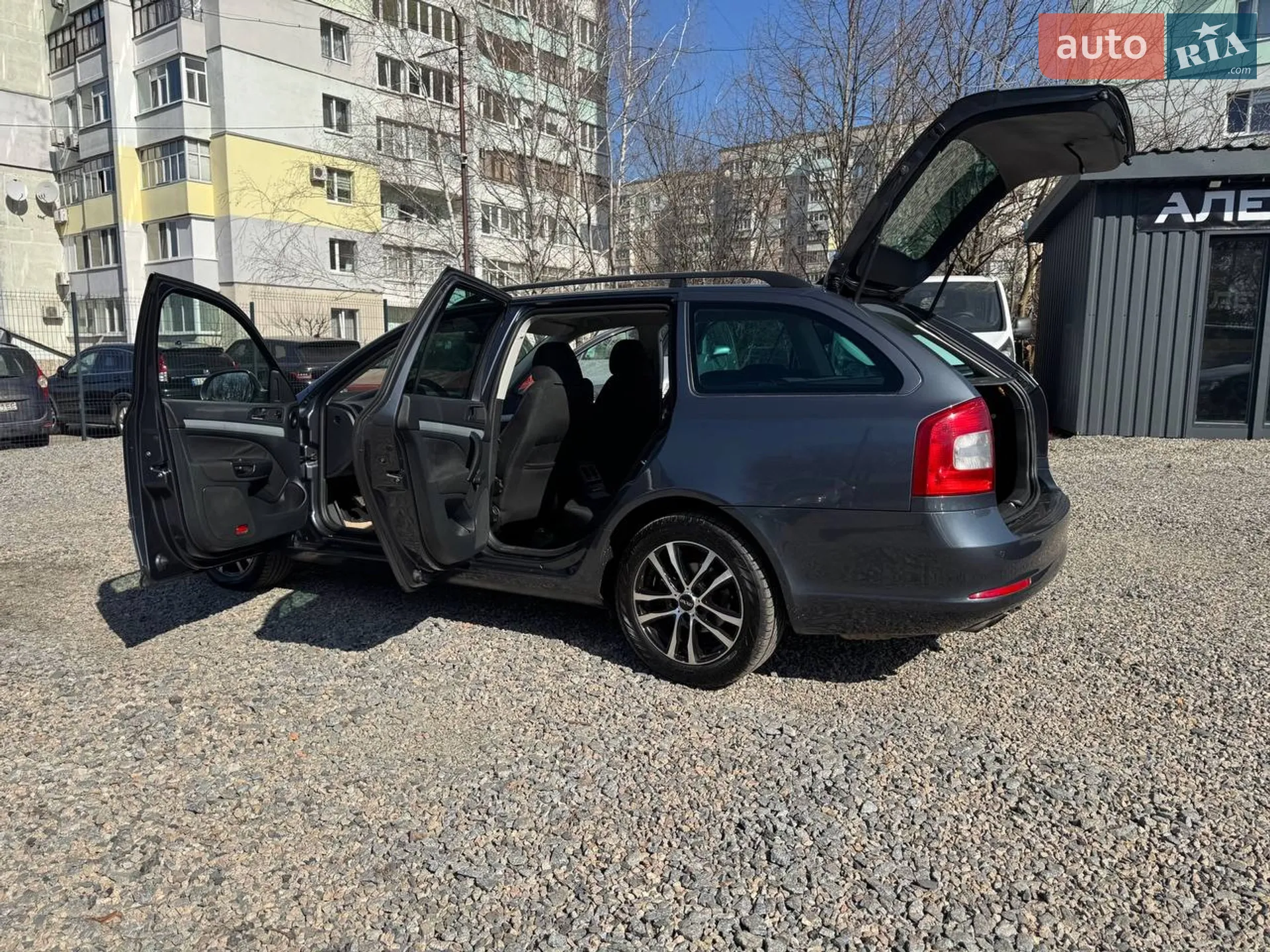 2010 Skoda Octavia - мініатюра 73