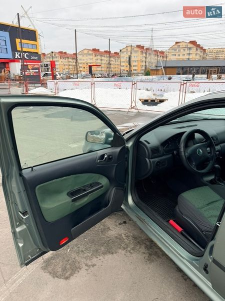Универсал Skoda Octavia 2002 в Софиевской Борщаговке