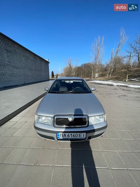 Седан Skoda Octavia 2001 в Светловодске