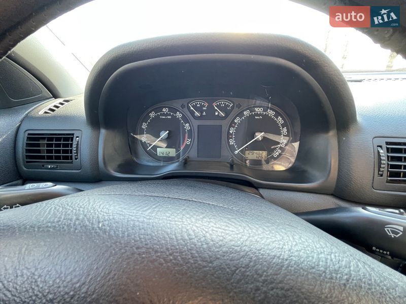 Седан Skoda Octavia 2001 в Светловодске