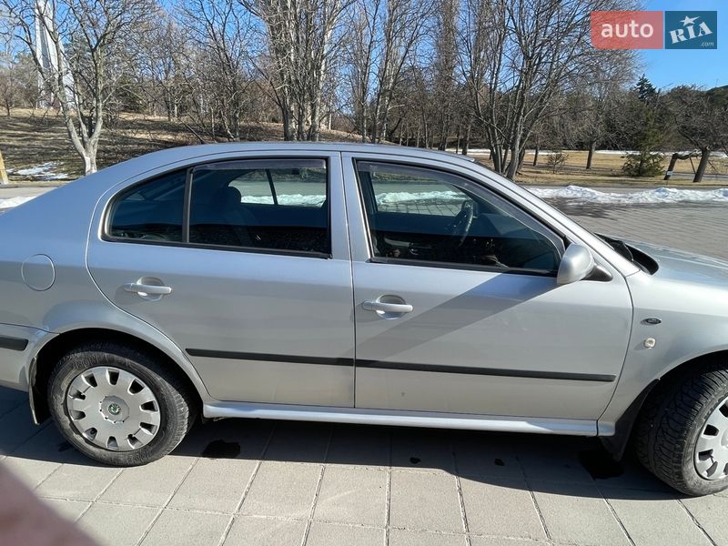 Седан Skoda Octavia 2001 в Светловодске