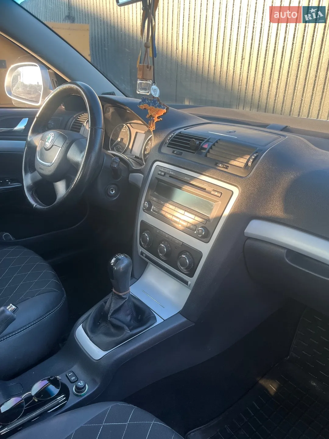 2010 Skoda Octavia - мініатюра 16