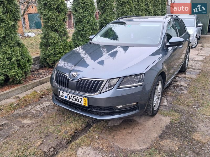 Универсал Skoda Octavia 2018 в Нововолынске фото Универсал Skoda Octavia 2018 в Нововолынске