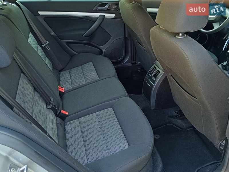 Лифтбек Skoda Octavia 2009 в Киеве фото 7 Лифтбек Skoda Octavia 2009 в Киеве