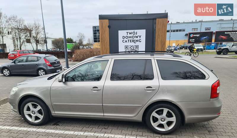Универсал Skoda Octavia 2012 в Остроге