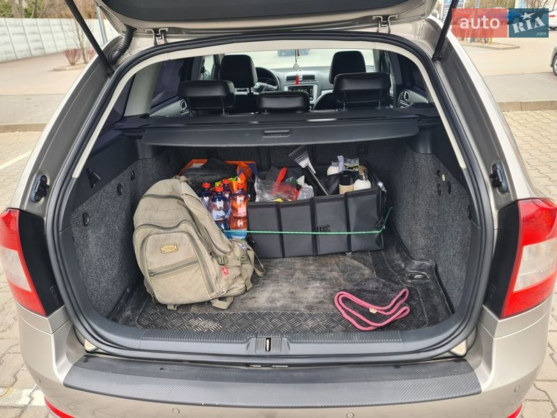 Универсал Skoda Octavia 2012 в Остроге