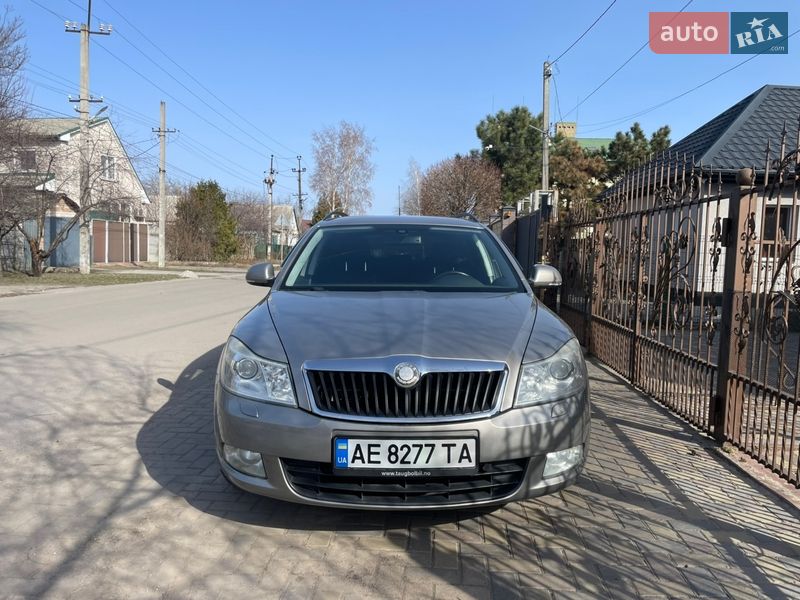 Универсал Skoda Octavia 2010 в Новомосковске