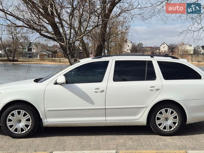 Универсал Skoda Octavia 2011 в Ирпене