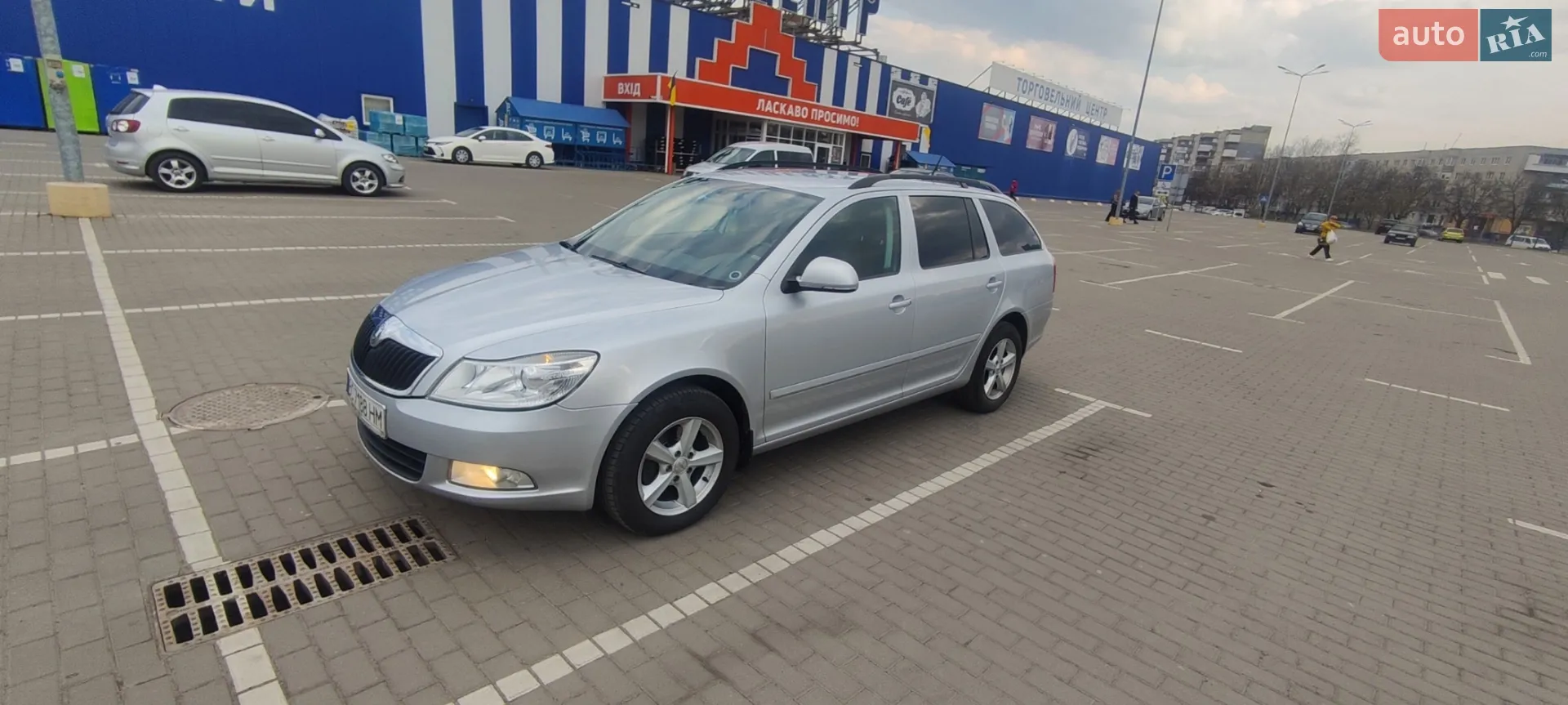 2011 Skoda Octavia - мініатюра 2