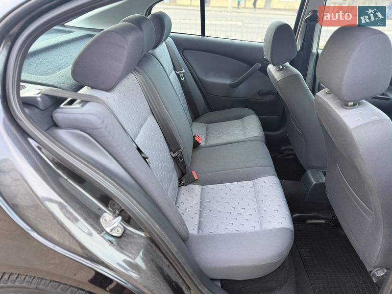 Лифтбек Skoda Octavia 2009 в Ровно