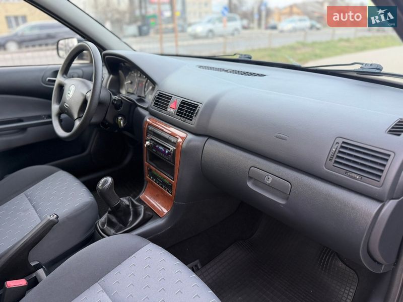 Лифтбек Skoda Octavia 2009 в Ровно