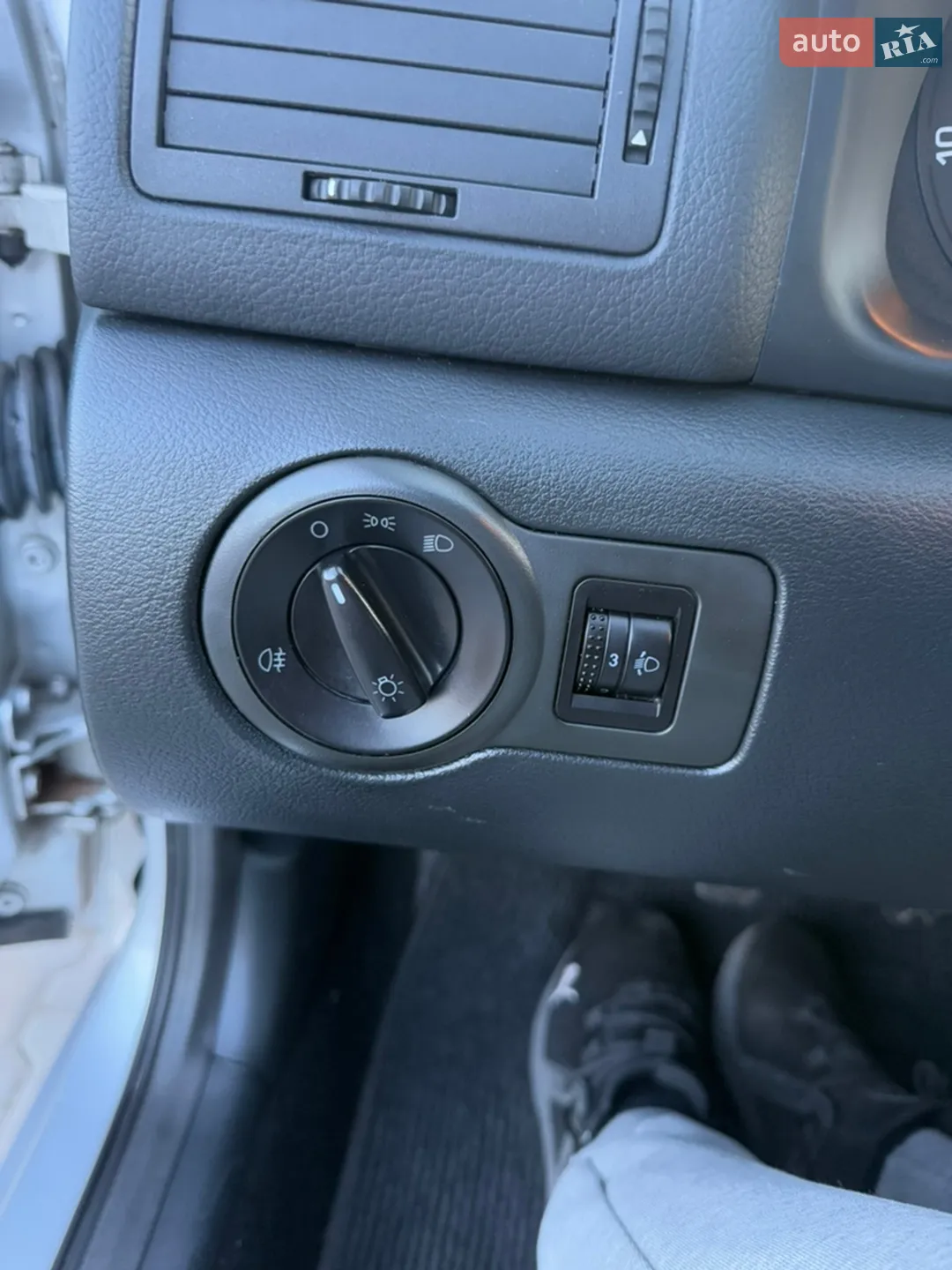 2010 Skoda Octavia - мініатюра 21