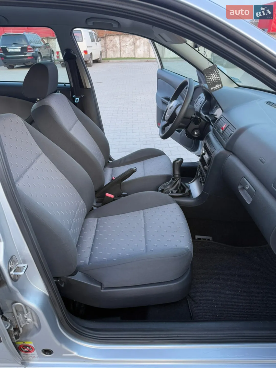 2010 Skoda Octavia - мініатюра 27